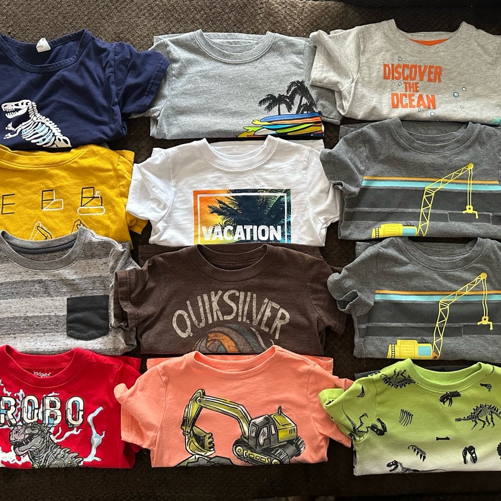 Lot of 12 boy 2t short sleeve tees